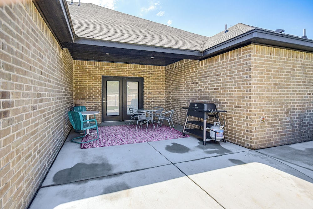 House (4 Bedrooms) photo 2