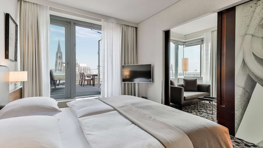 Deluxe Suite - Photo 3