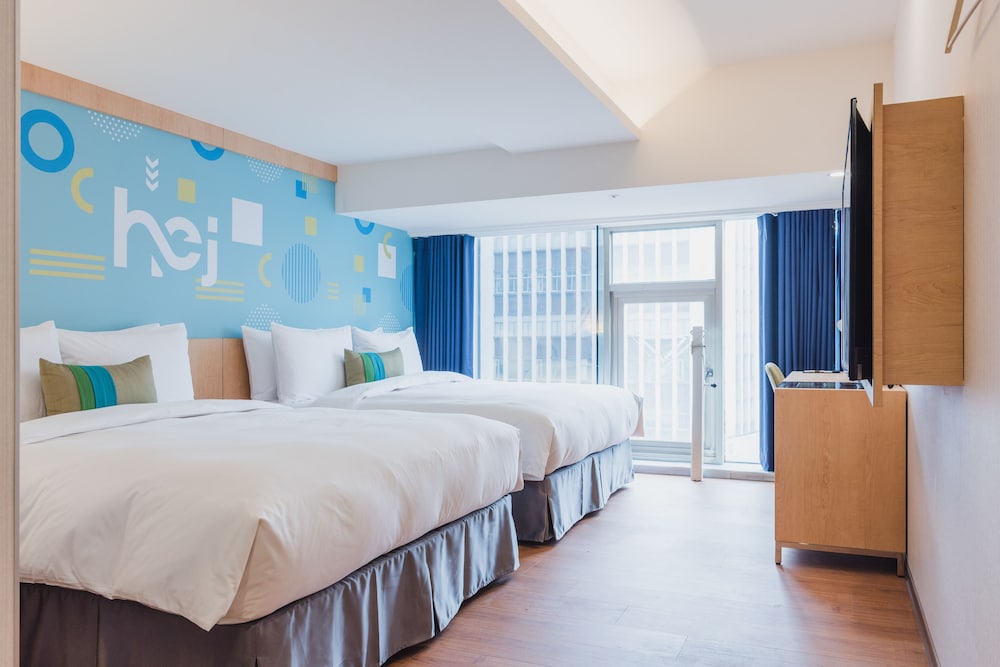 Deluxe Quadruple Room, City View photo 1