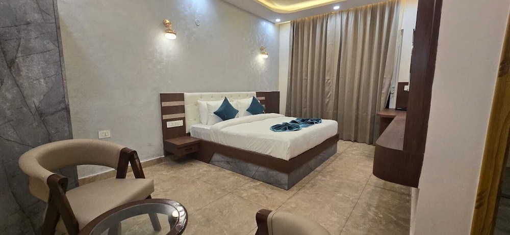 Family Suite, Balcony, Garden View