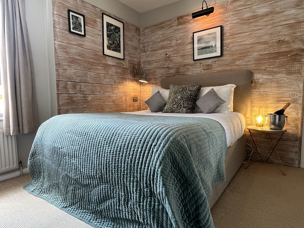 Double Room, Ensuite (Small) photo 3