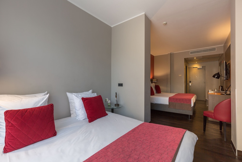 Superior Quadruple Room (with Extra Bed)