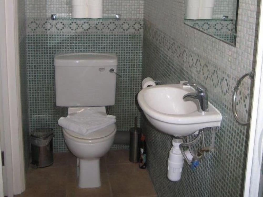 Standard Double Room, Ensuite photo 2