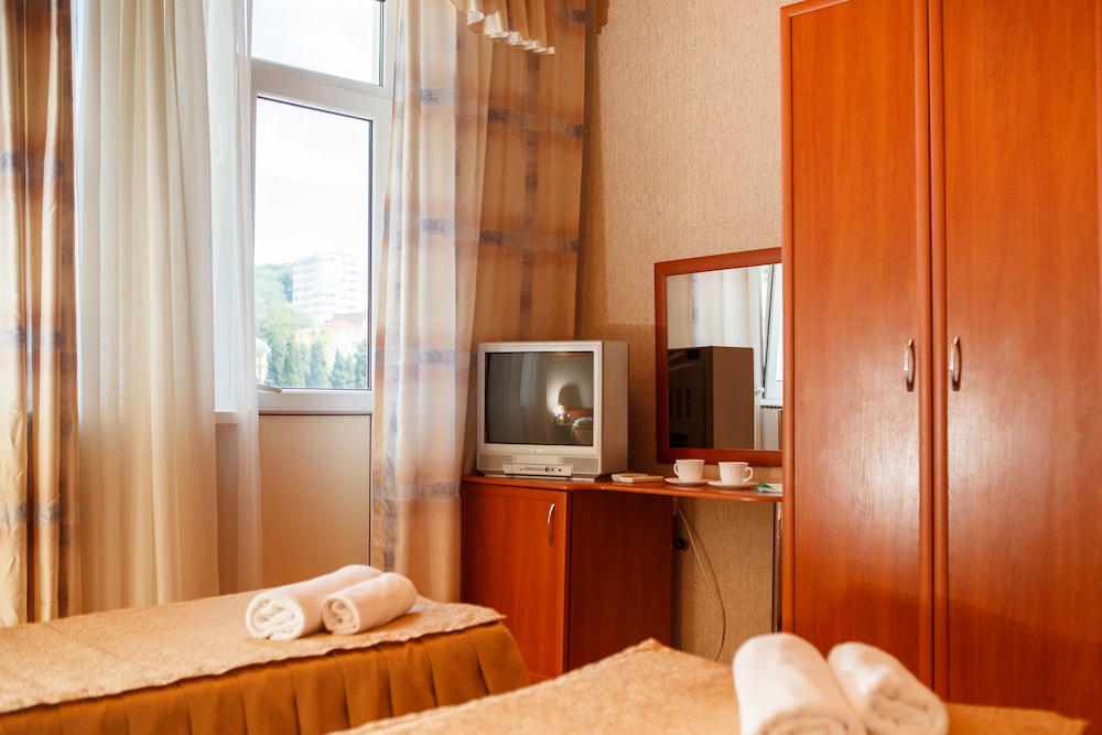 Economy Twin Room photo 1
