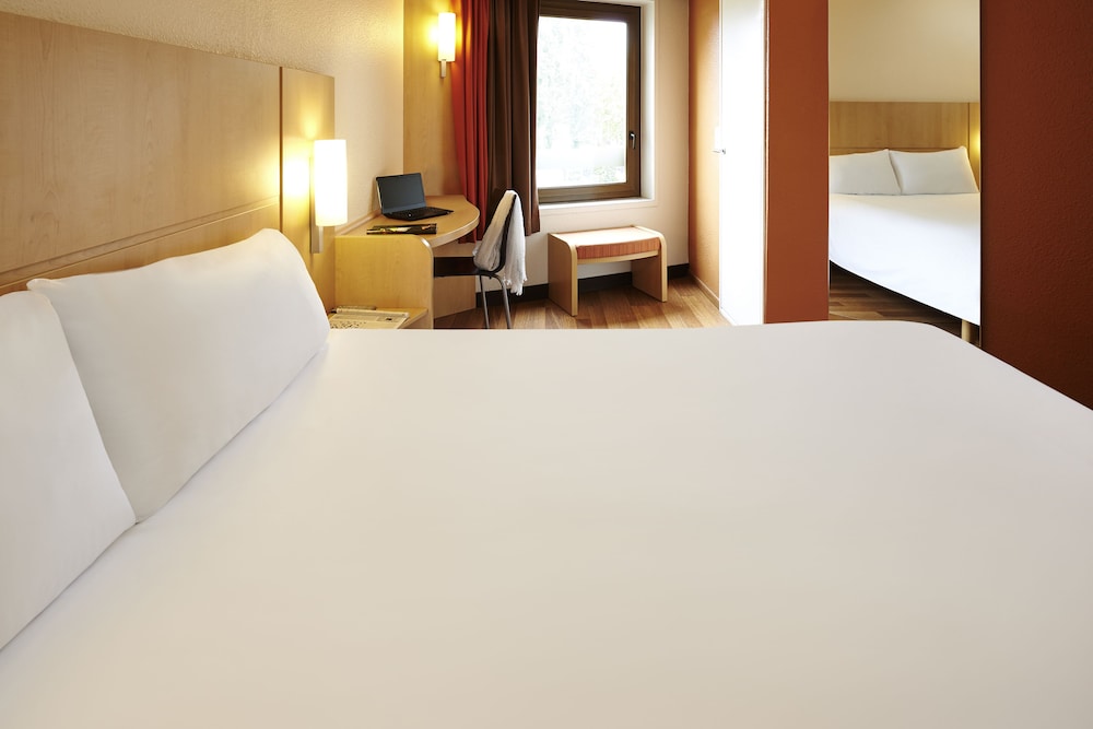 Standard Room, 1 Double Bed - Photo 17