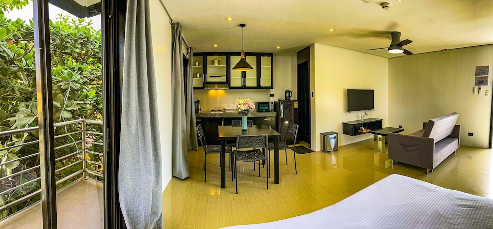 Superior Studio Suite photo 3