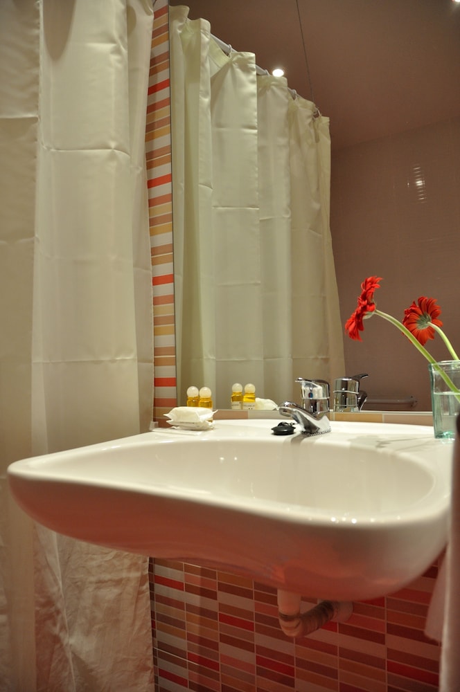 Standard Room - Photo 21