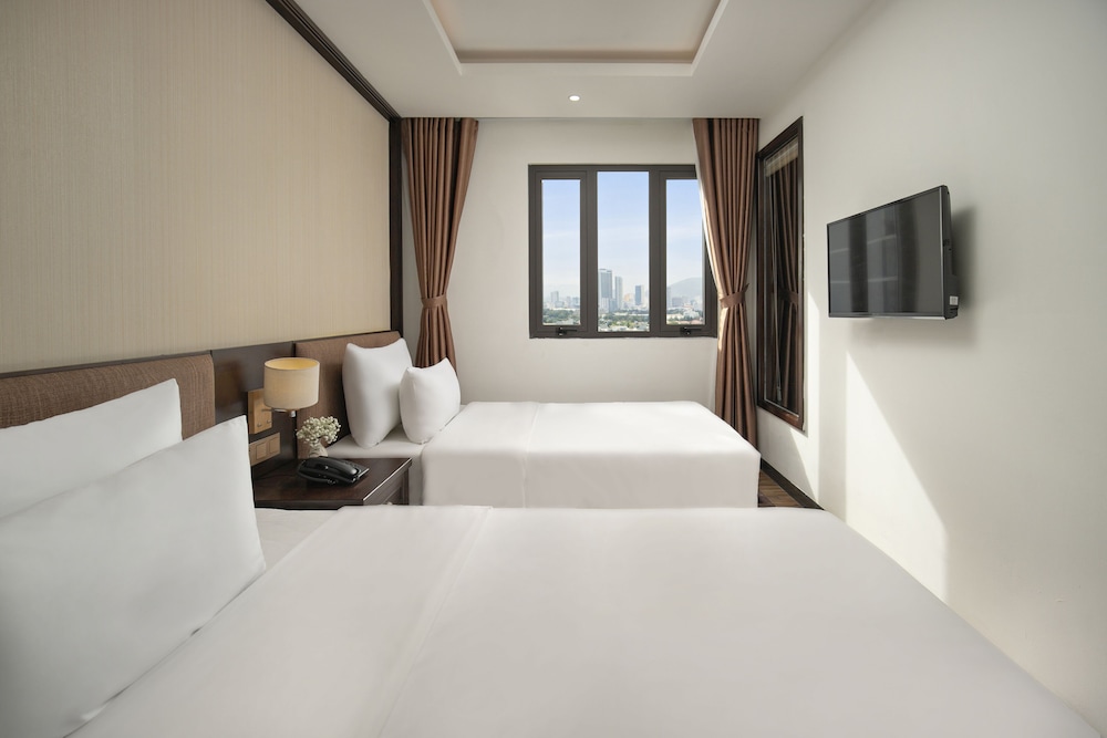 Deluxe Twin Room, City View - Photo 5
