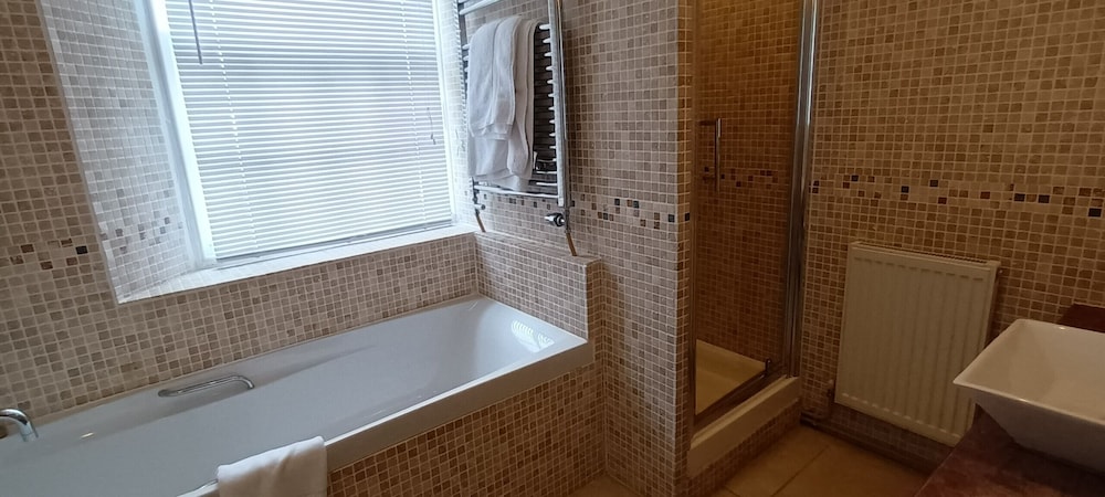 Standard Double Room - Photo 10