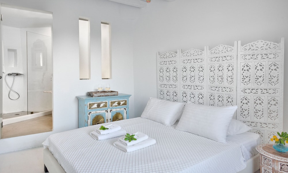 Spartacus 2 Bedroom Villa with Private Pool