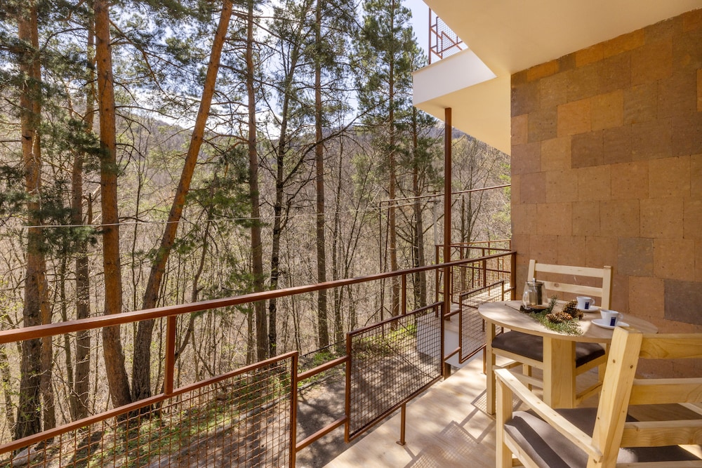 Comfort Double Or Twin Room, 1 Bedroom, Balcony, Mountain View photo 3