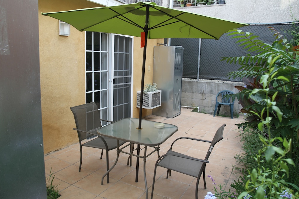 House, 1 Bedroom, Patio photo 3
