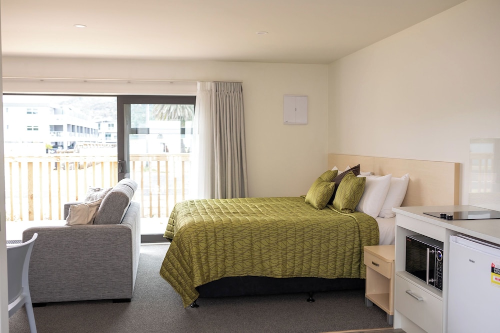Superior Deluxe Studio, Non Smoking, Kitchenette (Deluxe Studio Unit) photo 2