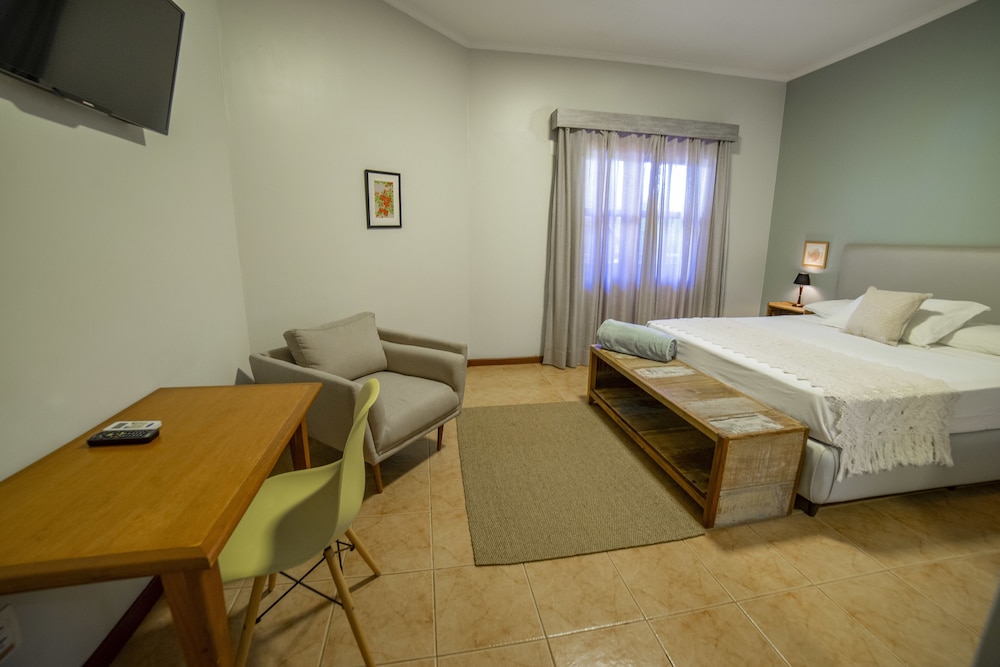 Economy Twin Room photo 3
