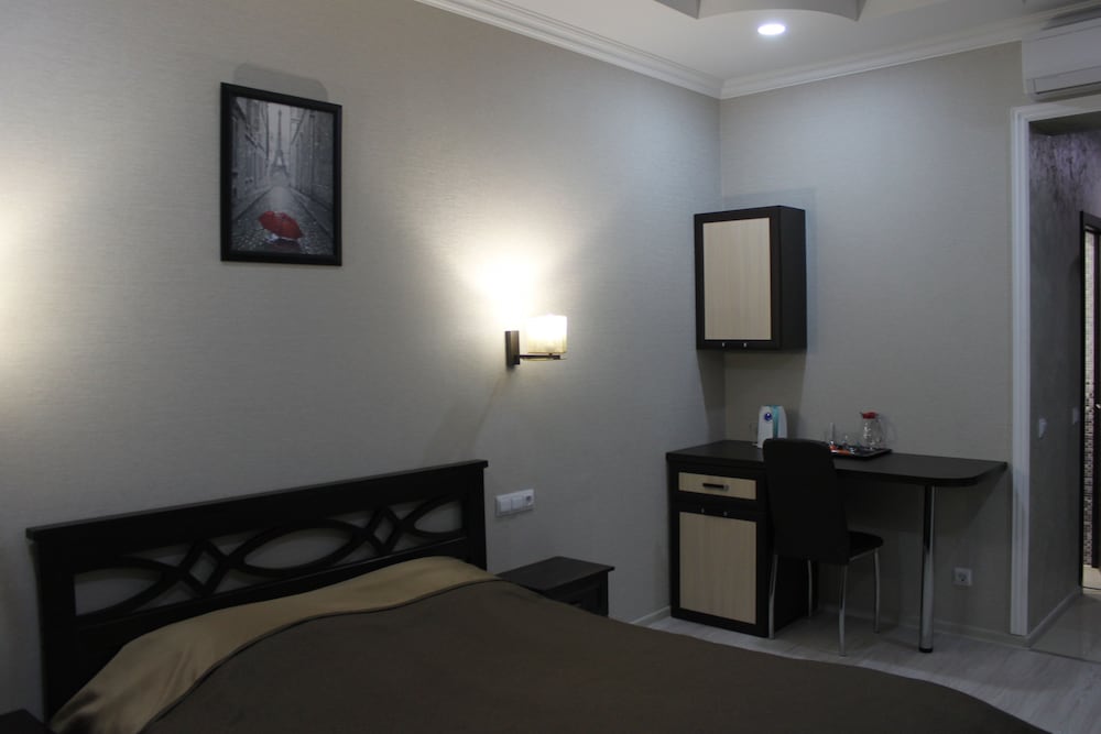 Standard Double Room photo 3
