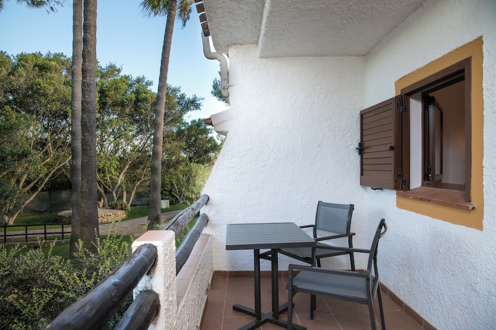 Classic Family Room Garden View