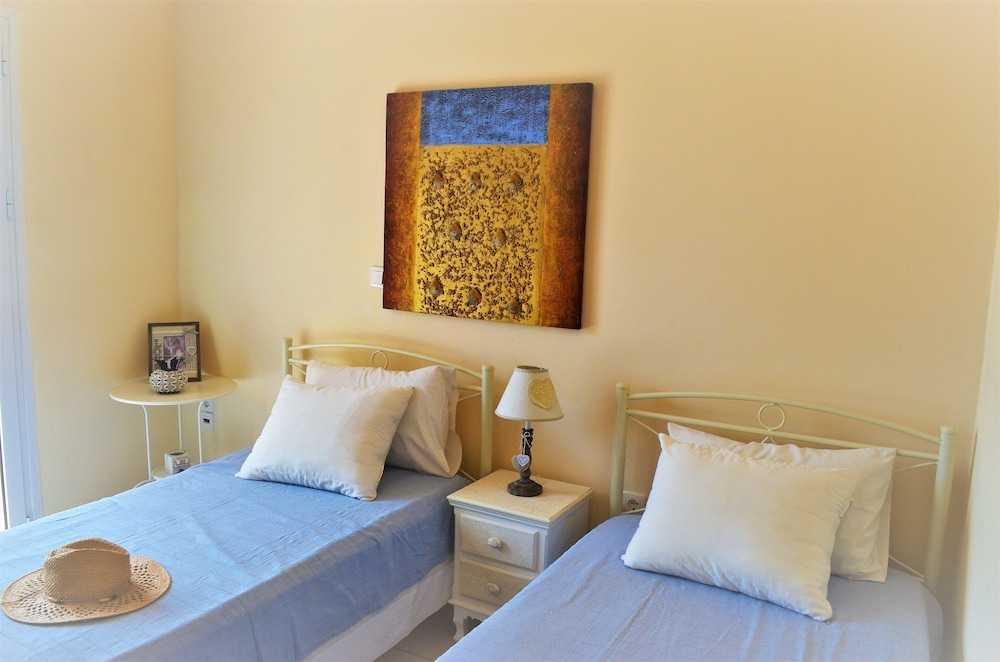 Superior Villa, 3 Bedrooms, Private Pool, Sea View (Georgia) photo 1