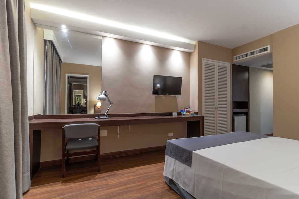 Executive Quadruple Room photo 3