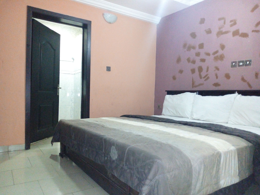 Deluxe Suite, 1 Queen Bed, Non Smoking photo 1