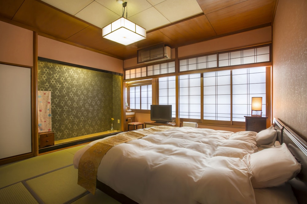 C Type Economy Twin Room (with Private Toilet, Shared Bathroom), Non Smoking photo 1