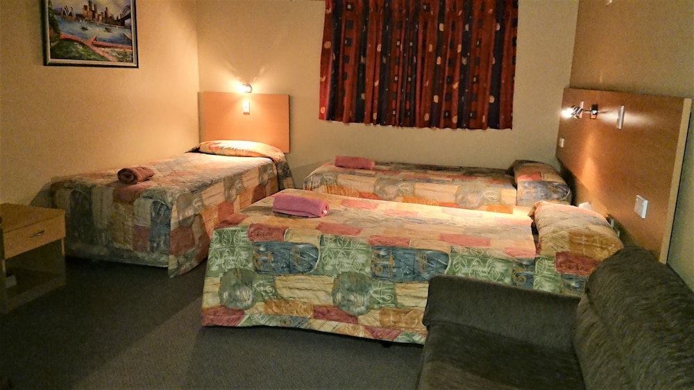 Deluxe Family Room photo 1