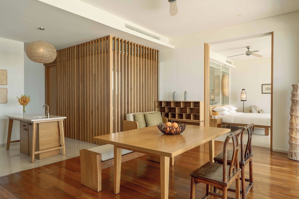 Executive Suite (Regency) - Photo 7