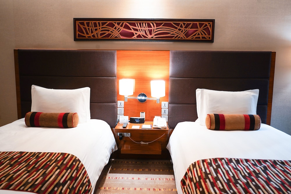Standard Room, 2 Twin Beds, Accessible - Photo 9