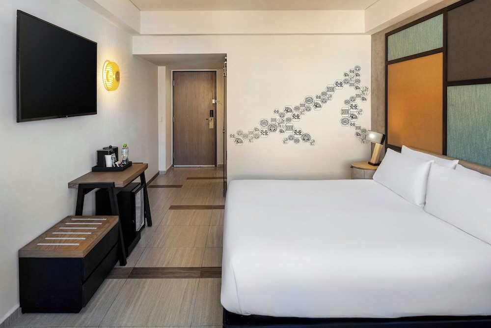 aloft, Room, 1 King Bed - Photo 7