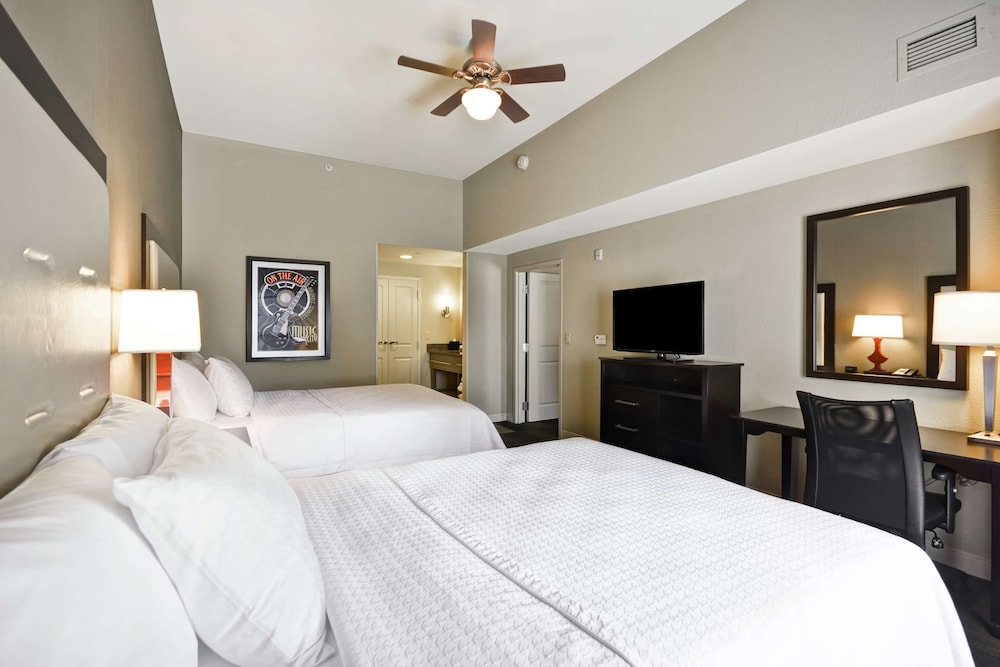 Suite, 2 Queen Beds, Non Smoking (Large)