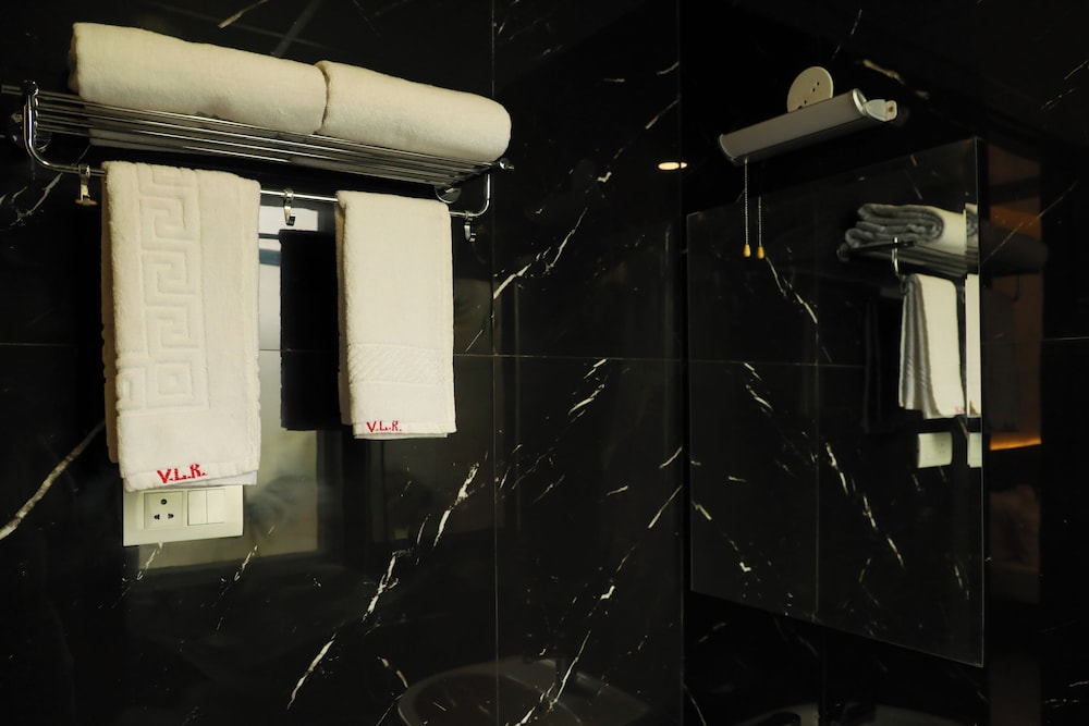 Executive Room - Photo 3