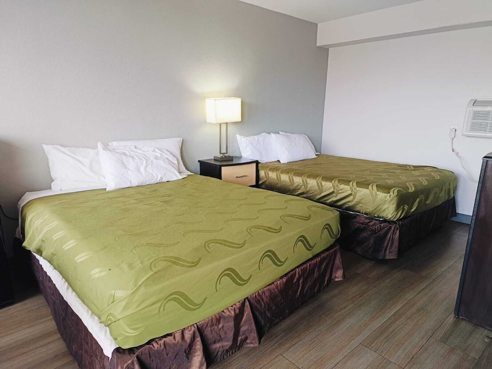 Room, 2 Queen Beds, Non Smoking