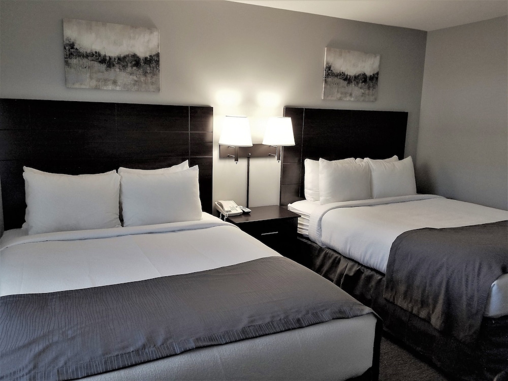 Deluxe Room, Multiple Beds (DELUXE QUEEN AND DOUBLE ROOM) photo 1