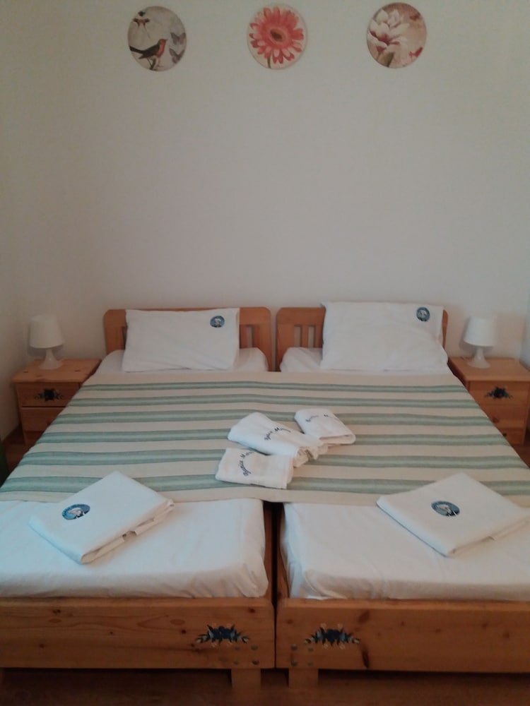 Twin Room, 2 Twin Beds photo 2