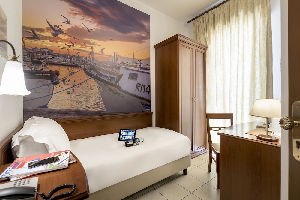 Single Room photo 1