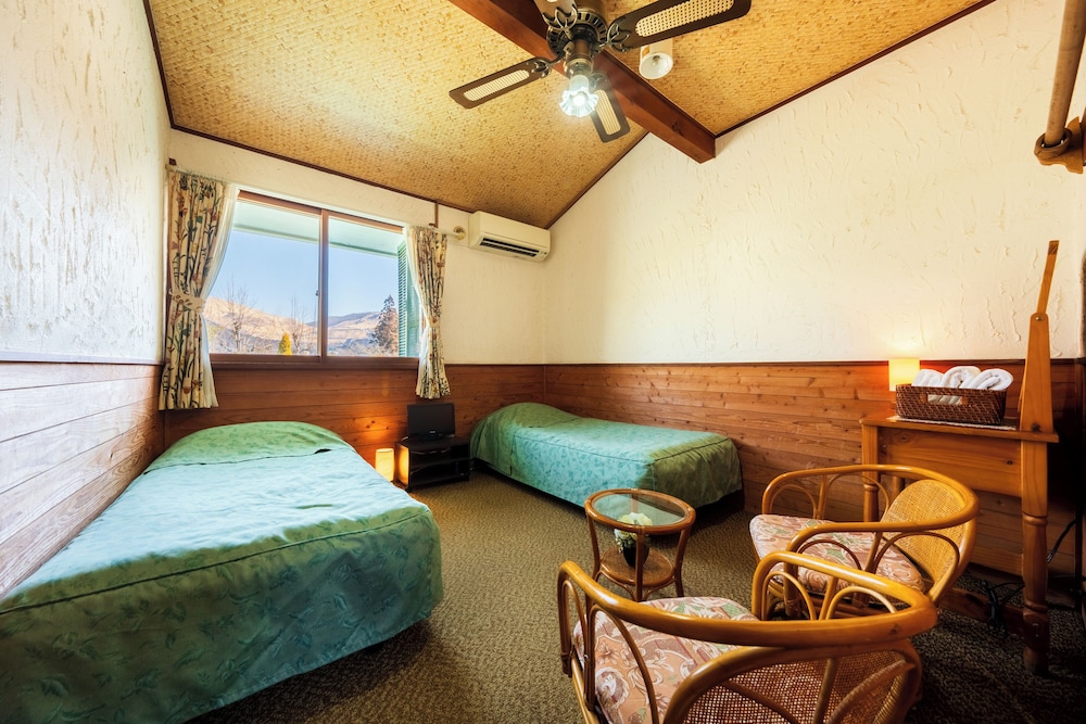 Twin Beds photo 1