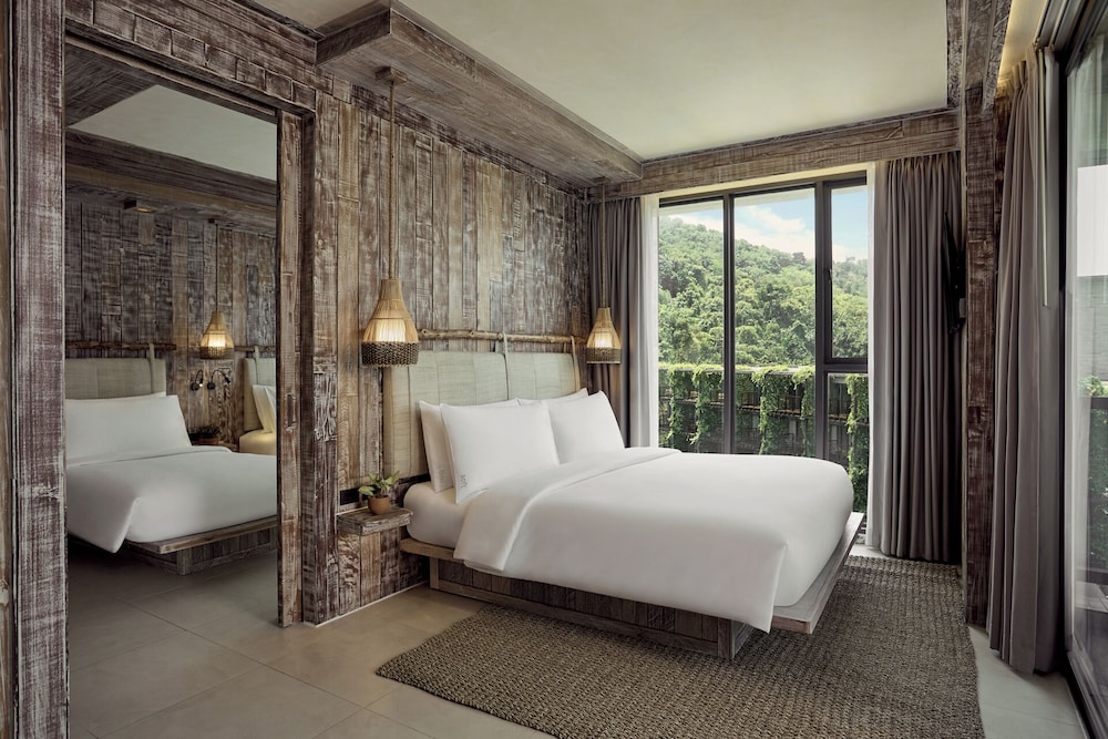 Suite, 2 Bedrooms, Corner
