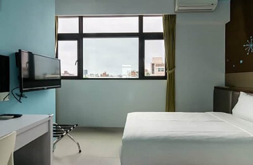Standard Twin Room, City View photo 2