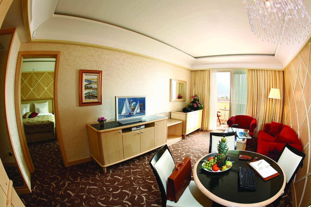 Junior Suite - Photo 1