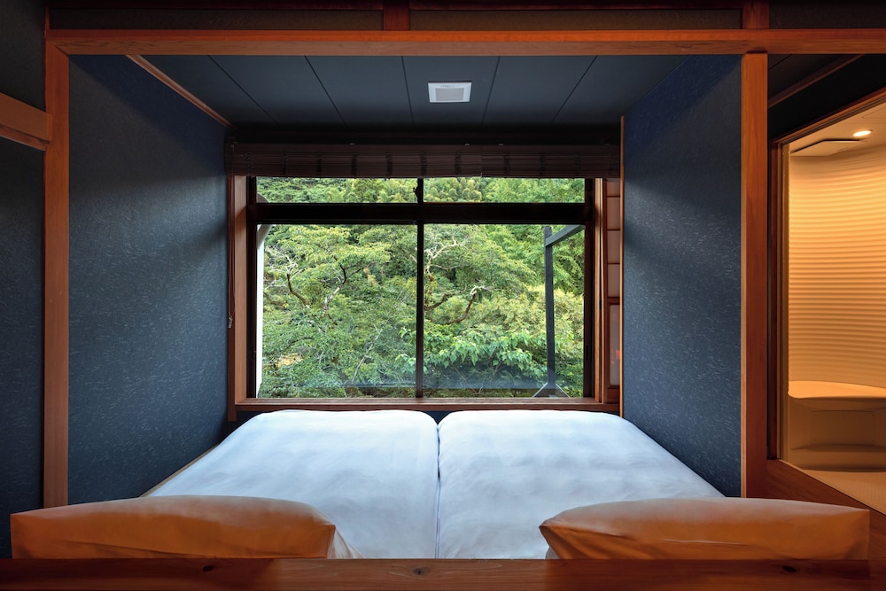 Premium Room, Garden View, Red (Sanju) photo 1