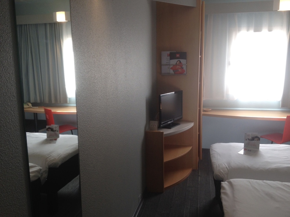 Double Room, Multiple Beds photo 3