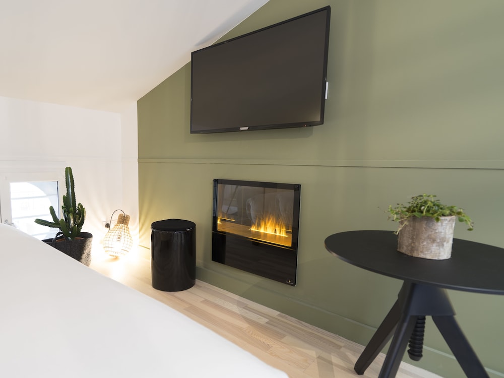 Suite Junior Cachette, 17 Rue Auguste Comte, 69002 Lyon photo 2