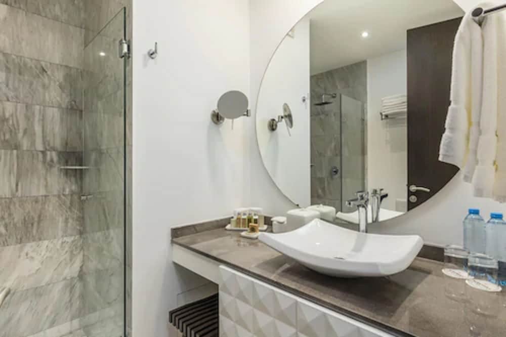 Deluxe Suite - Photo 5