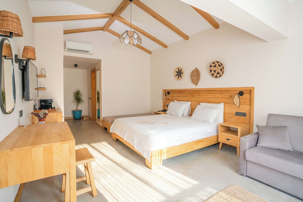 Honeymoon Double Room, 1 Bedroom, Non Smoking, Pool View