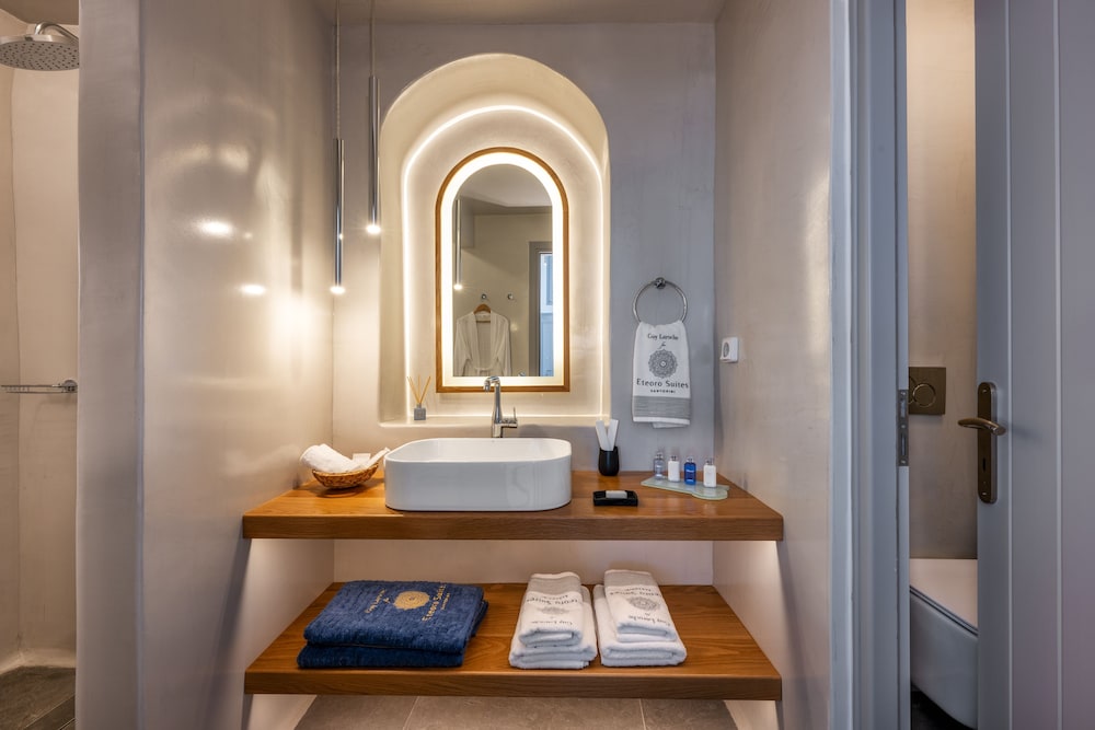 Grand Suite with private pool - Photo 8