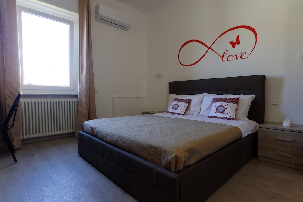 Classic Room, 1 Queen Bed, Garden View