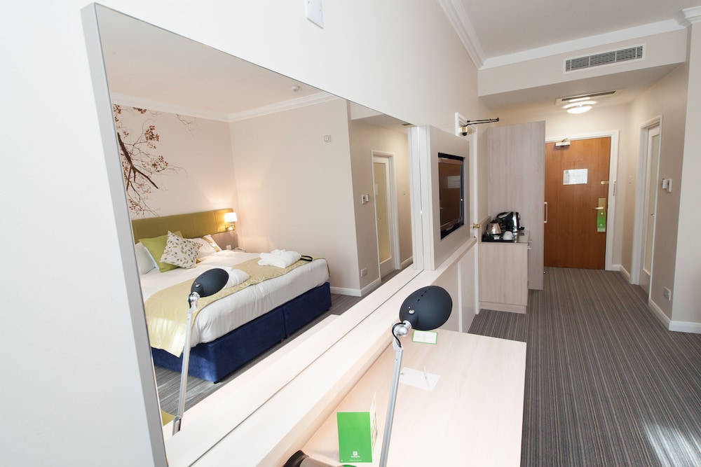 Standard Room, 1 King Bed (Mini Fridge) - Photo 1