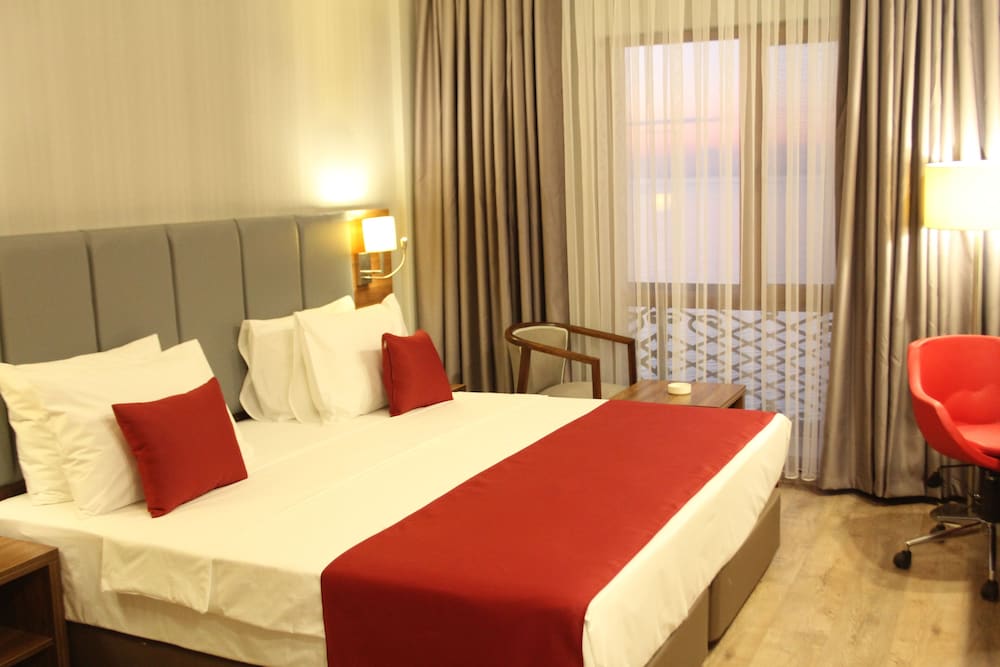 Junior Suite, 1 King Bed, Non Smoking - Photo 2