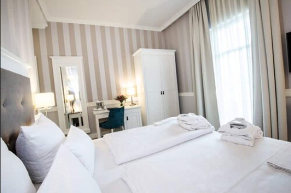 Standard Double Room photo 2