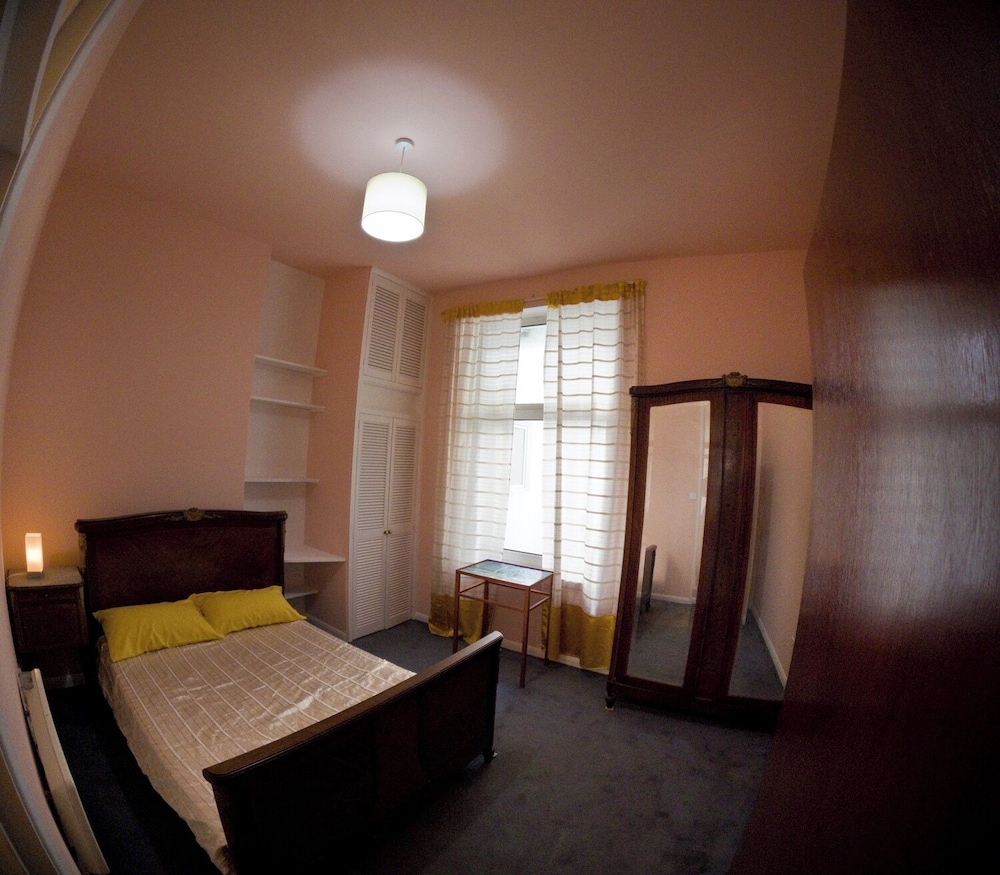 Apartment photo 2