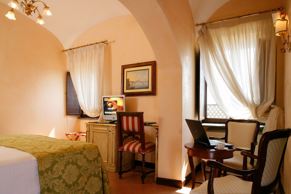 Classic Double Room, 1 Bedroom, Sea View photo 2